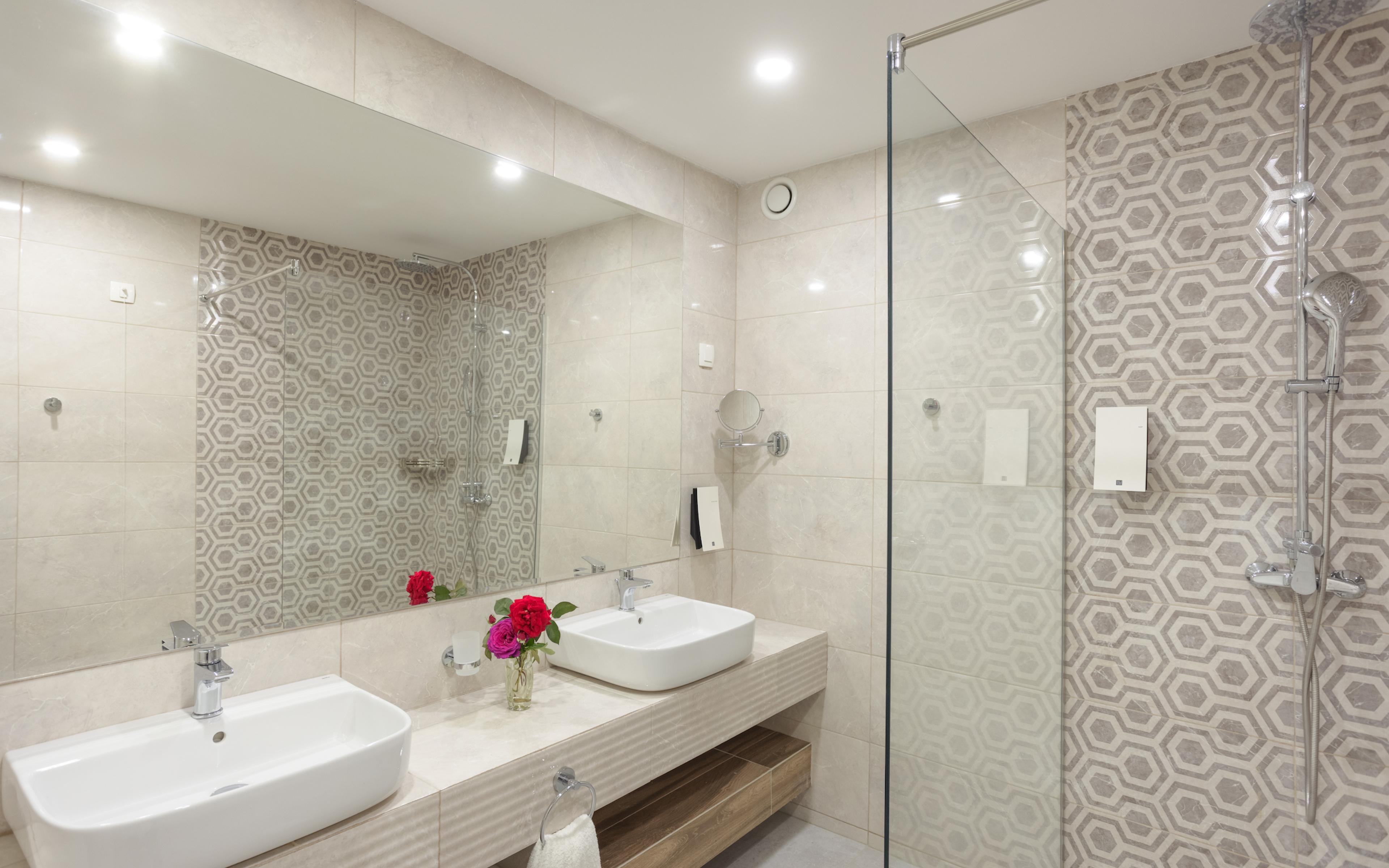 Azul Beach Resort Montenegro Premium Seaview Suite bathroom