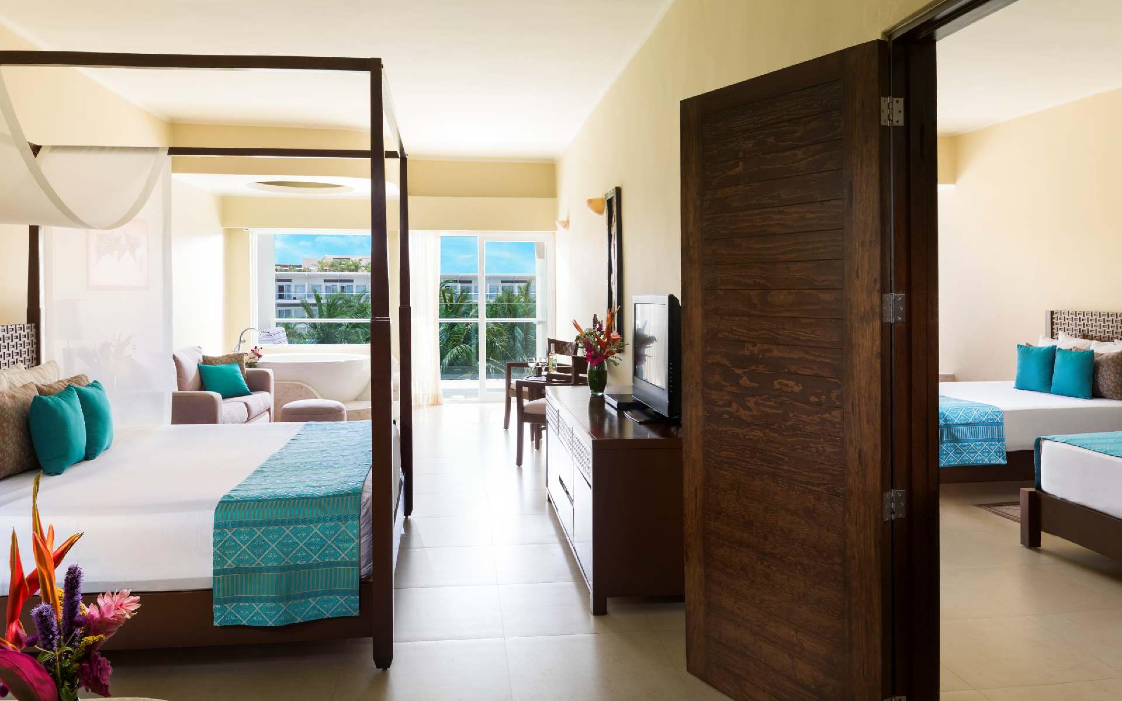 Connecting Luxury Ocean View Suite  Rooms Azul Riviera Cancún