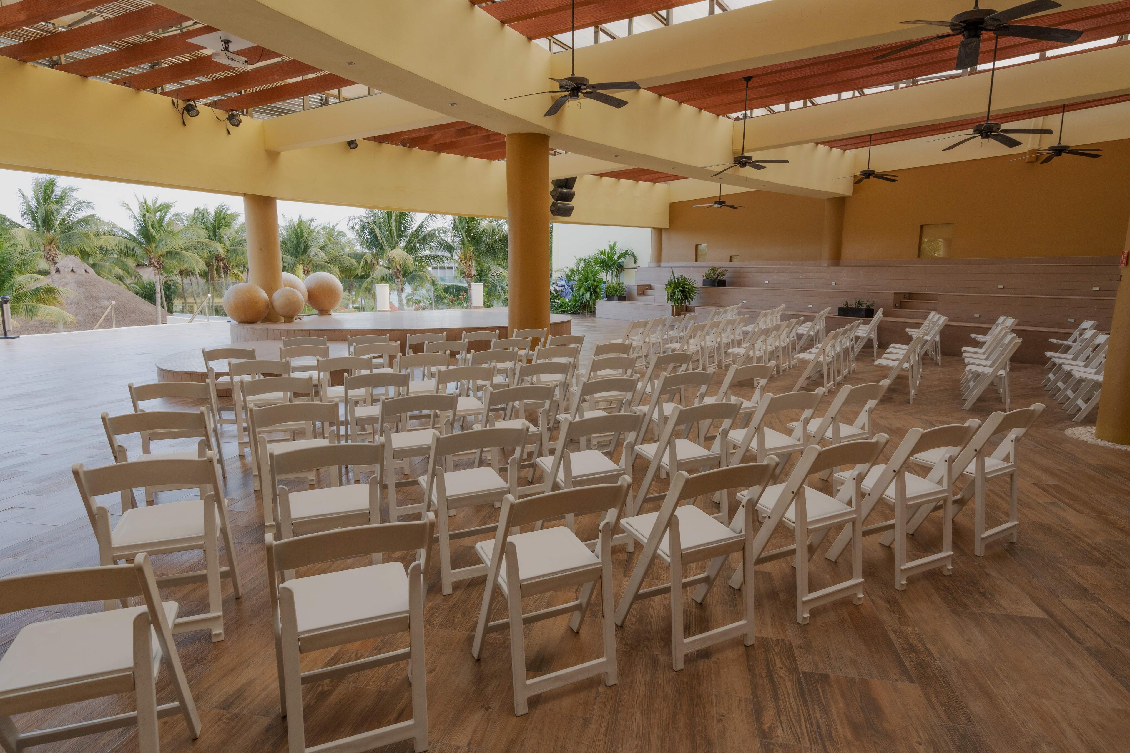wedding seating setup