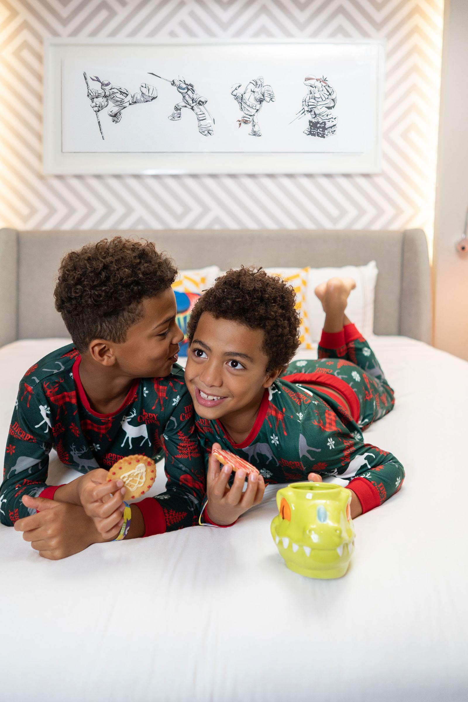 kids playing in the room