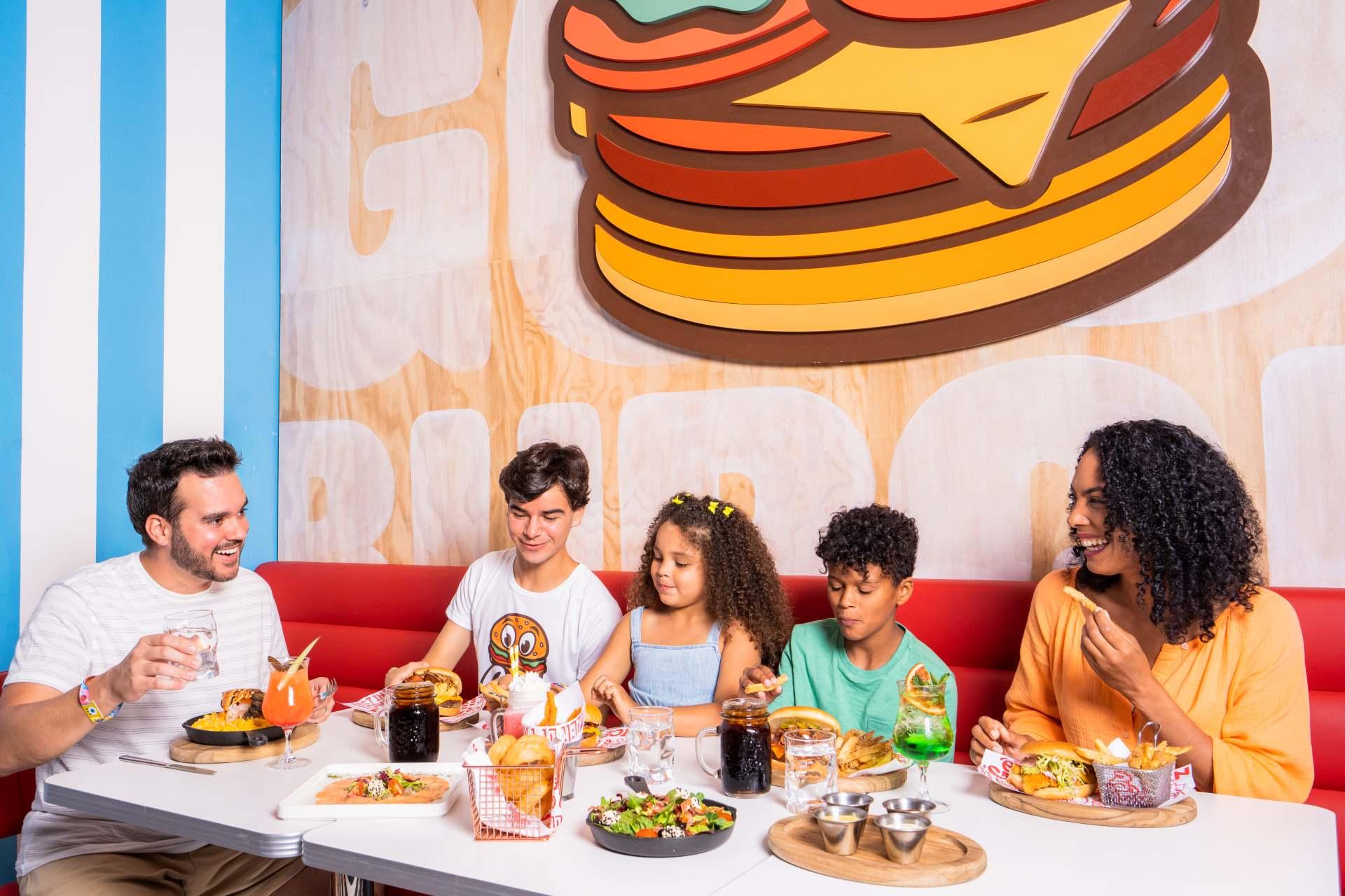 Family on Restaurants with hamburgers