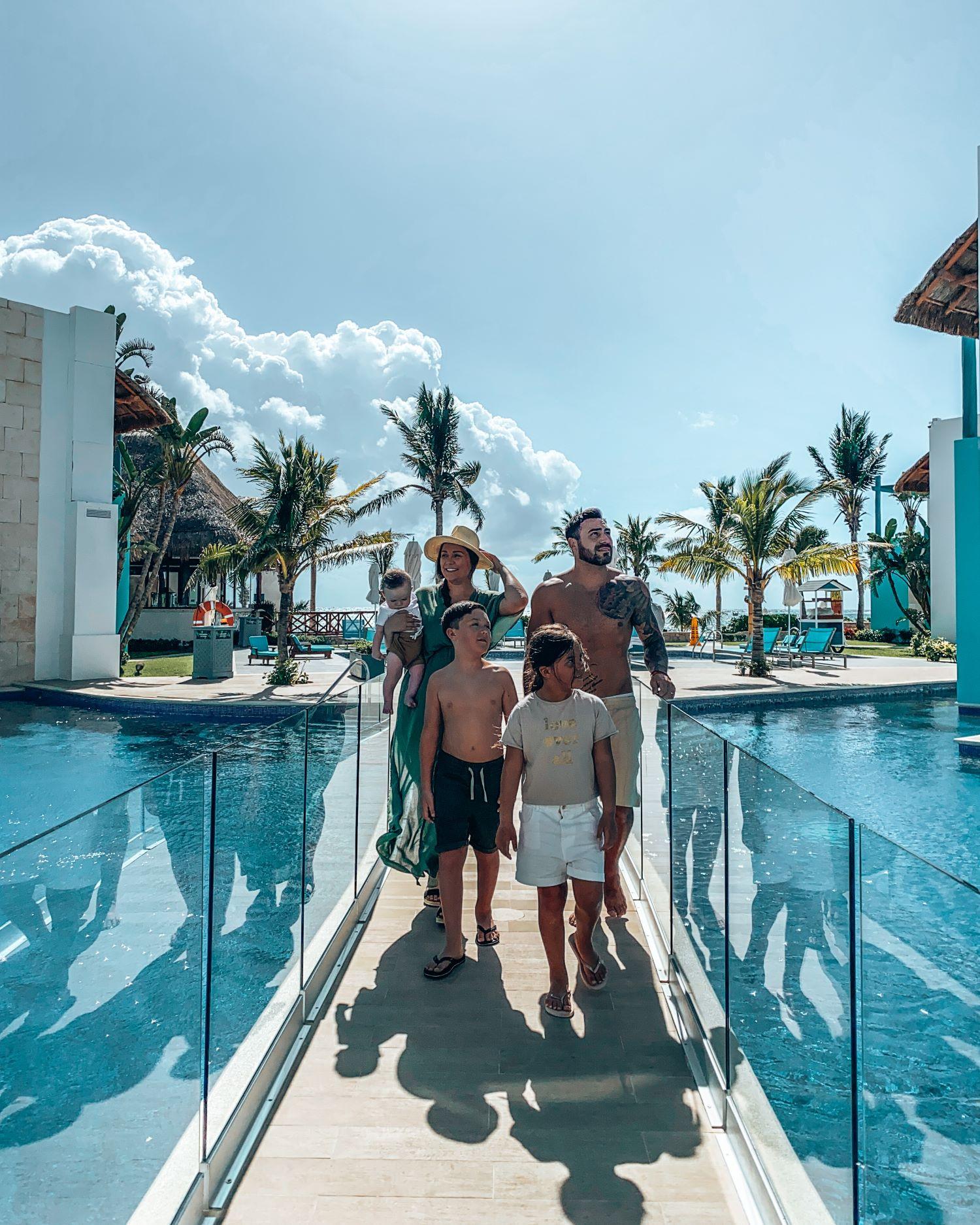 Pool Lifestyle Margaritaville Riviera Cancun