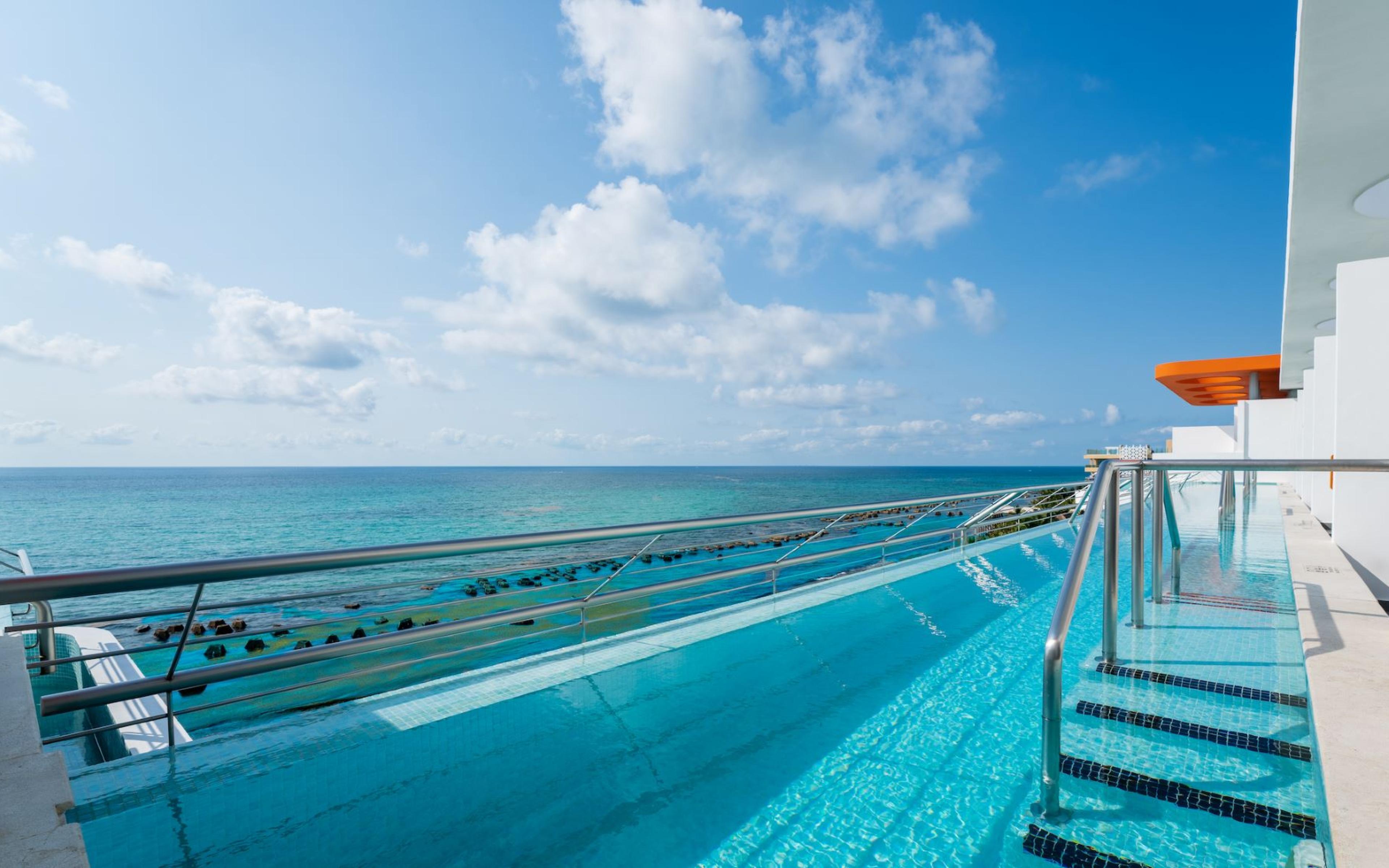 Nickelodeon Riviera Maya penthouse pool