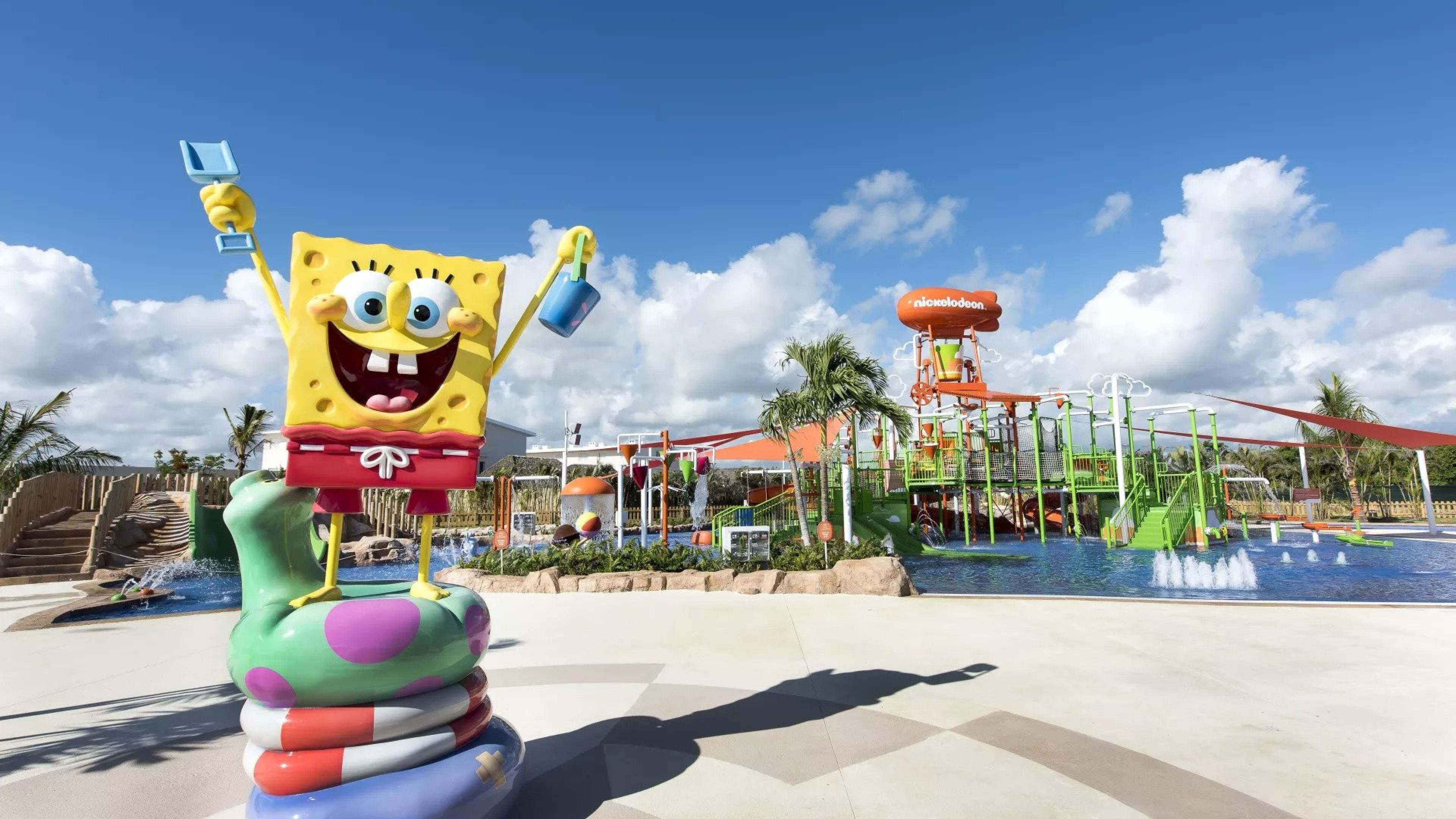 Spongebob Squarepants statue at a waterpark
