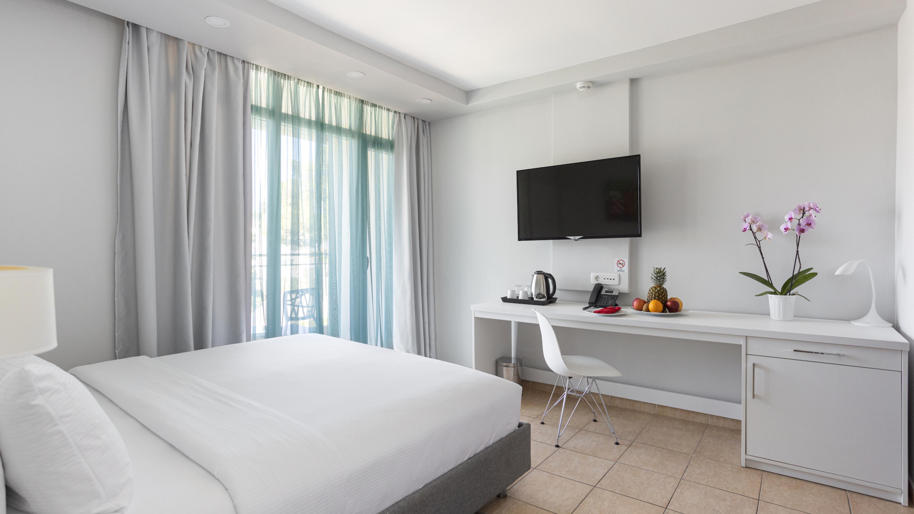 Azul Beach Resort Montenegro - Two bedroom swim-up suite