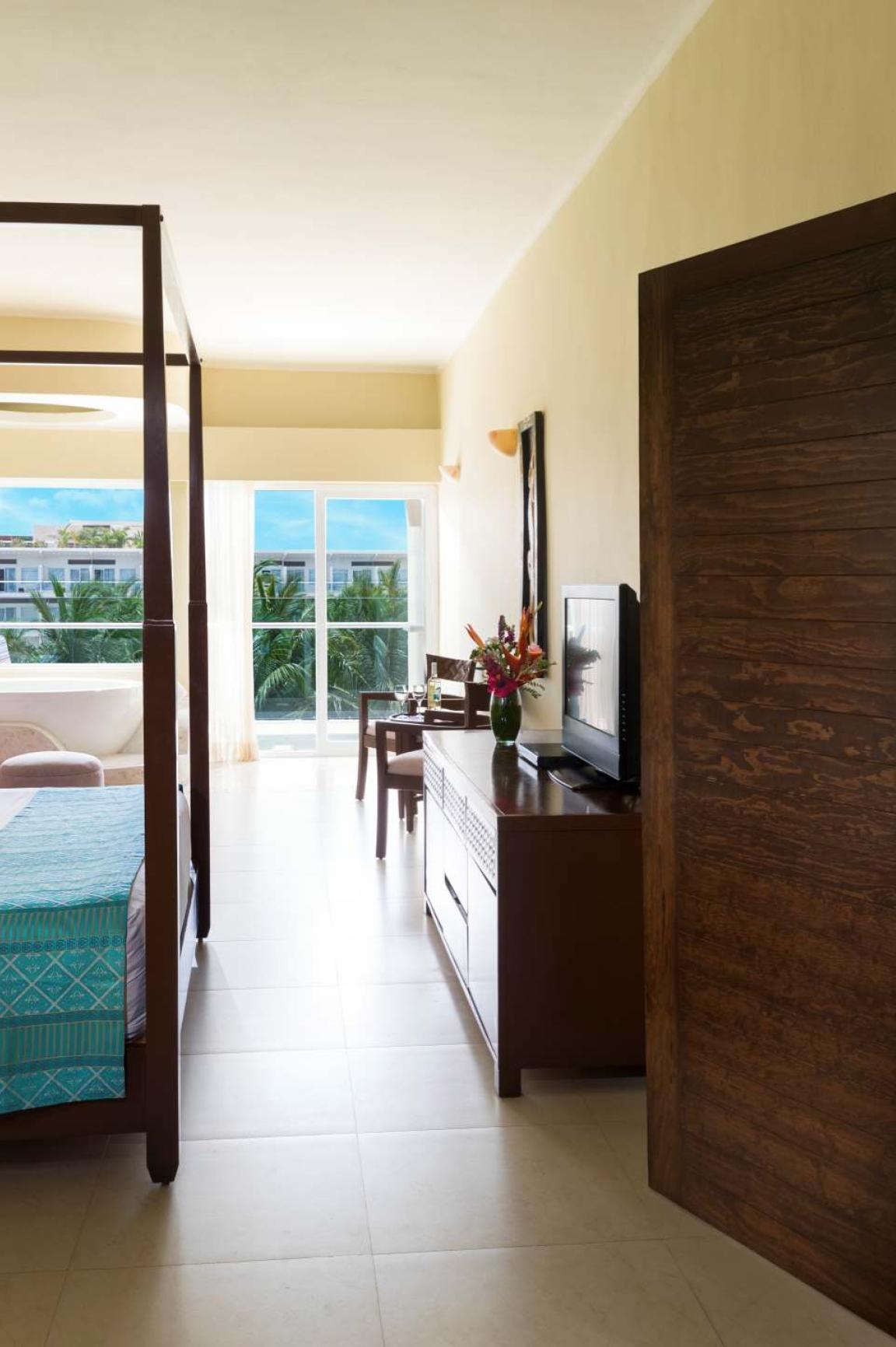 Connecting Luxury Ocean View Suite  Rooms Azul Riviera Cancún