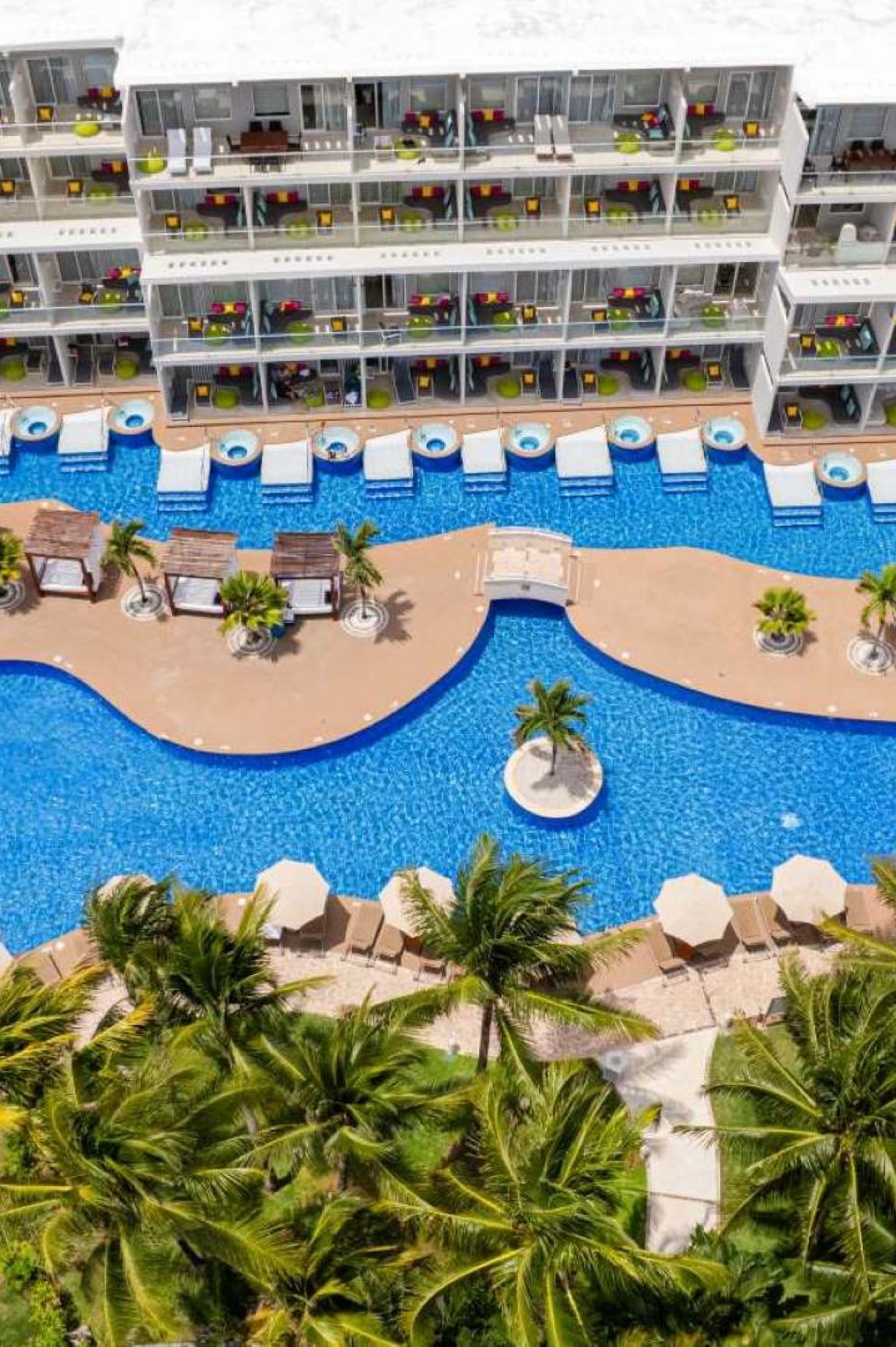 Pool & Beach Azul Riviera Cancun 10
